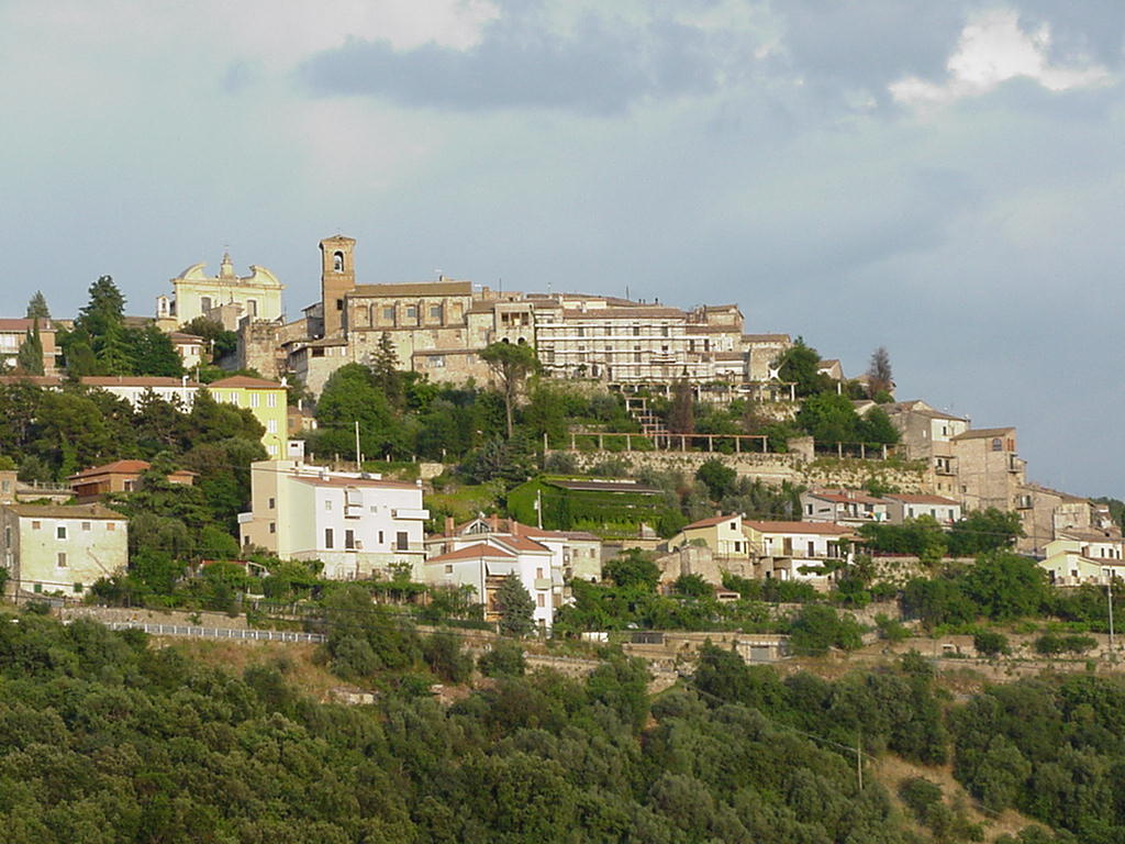 Vista del paese Calvi dell'Umbria